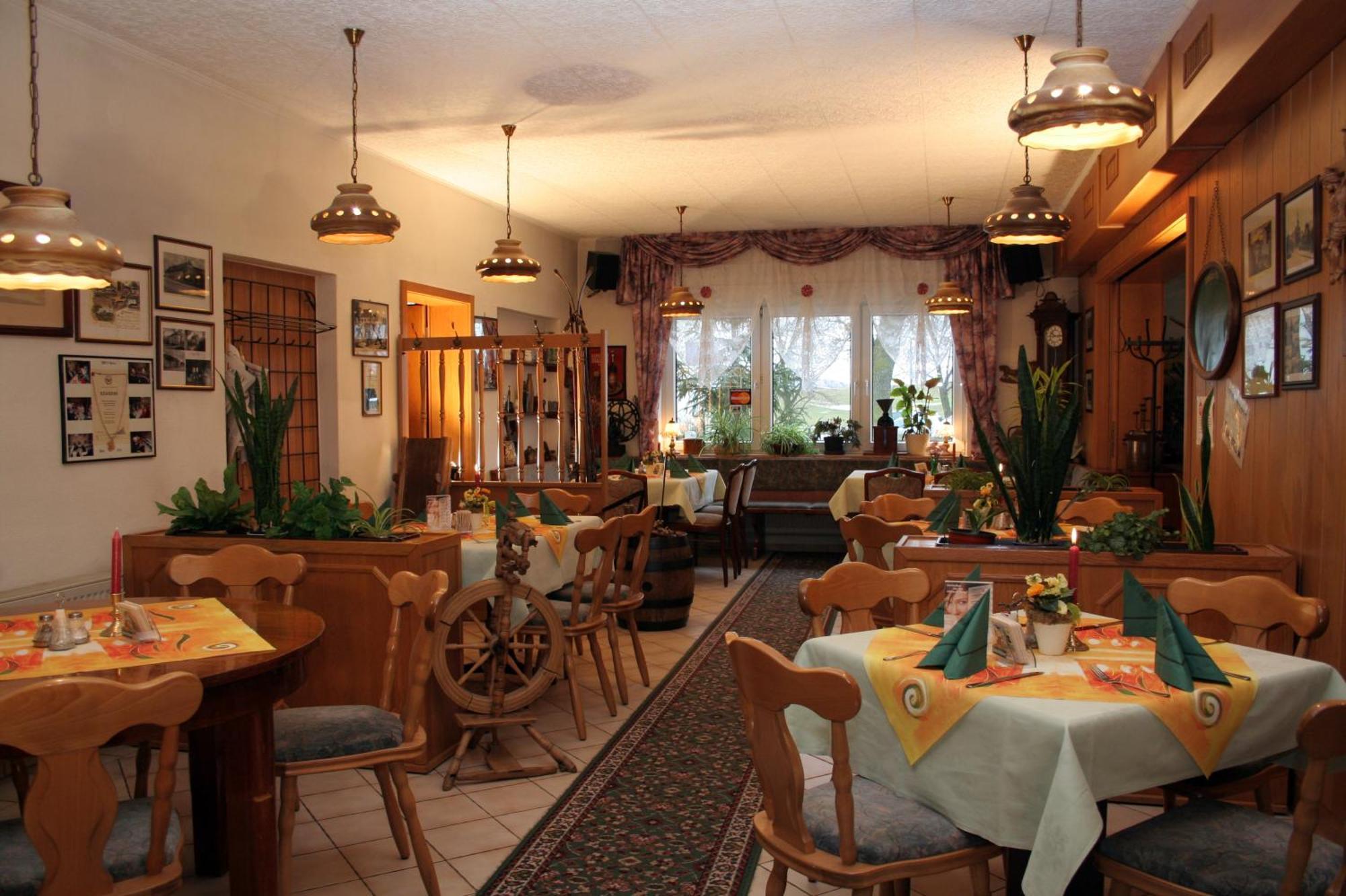 Familienhotel Zur Linde Panschwitz-Kuckau Bagian luar foto