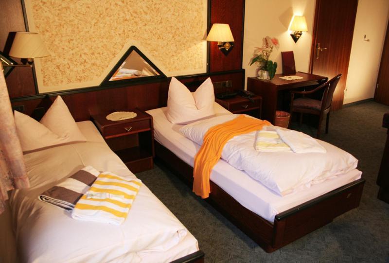 Familienhotel Zur Linde Panschwitz-Kuckau Ruang foto