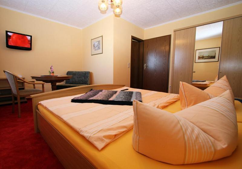 Familienhotel Zur Linde Panschwitz-Kuckau Ruang foto