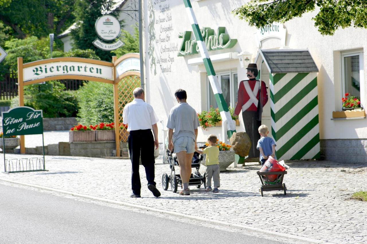 Familienhotel Zur Linde Panschwitz-Kuckau Bagian luar foto